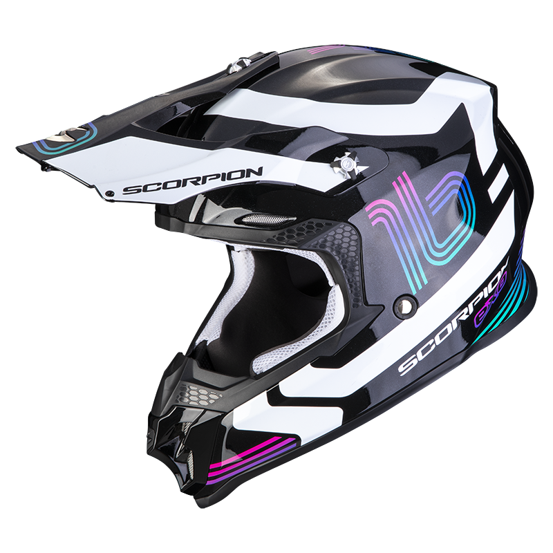 A_scorpionVX16A_TUB_MetBlaWhi_getstung